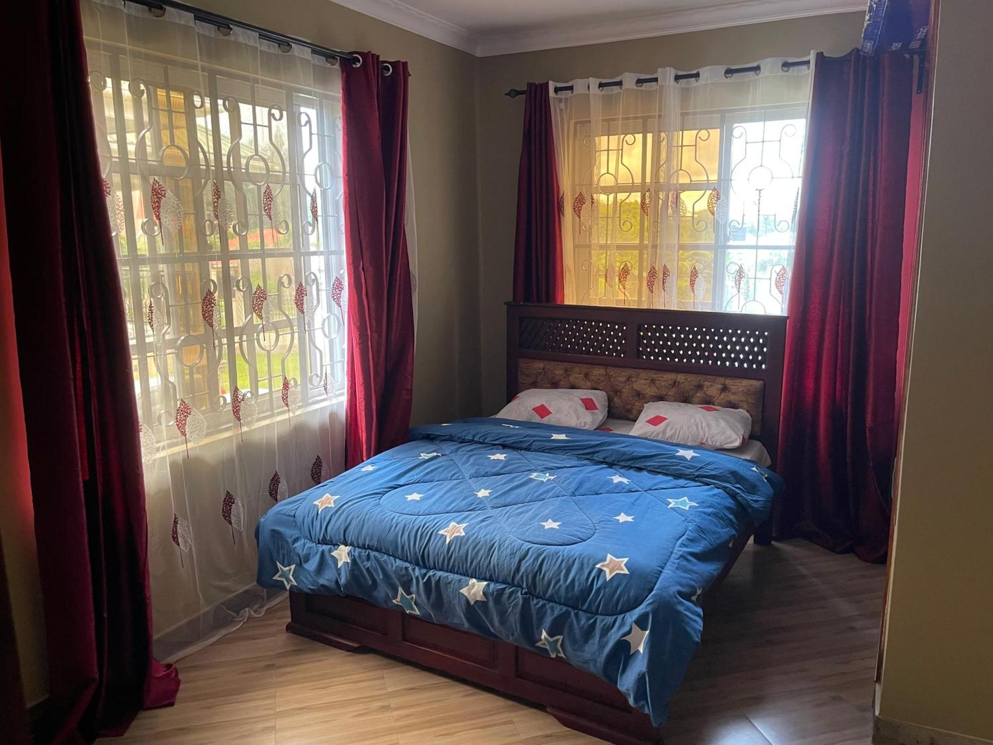 The Golden Suite Apartment Аруша Экстерьер фото